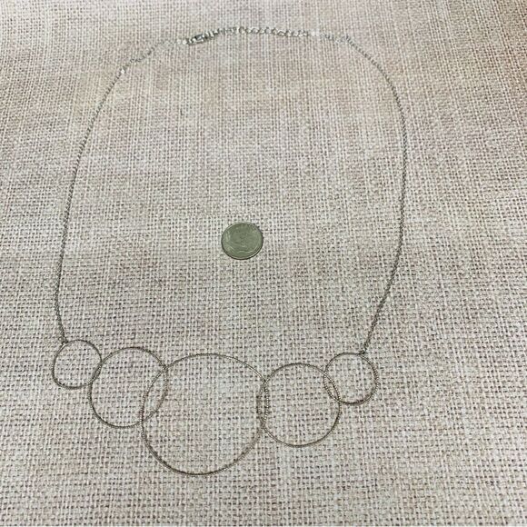 Dainty Silver Wire Circles Necklace - Picture 1 of 3